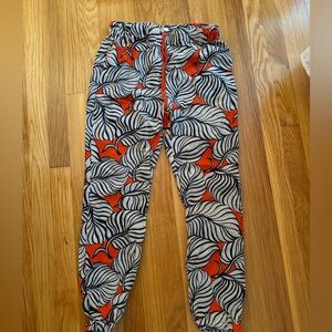 Madewell beach pants in xs with tropical pattern